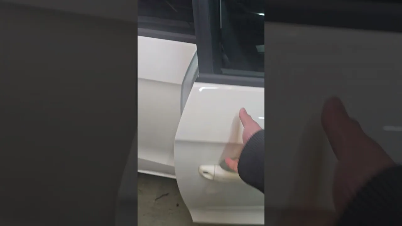Audi A1 door closing sound