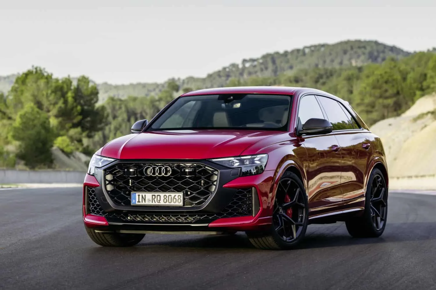 L’Audi Q8 sportive mène la gamme de VUS de grandes familles de la marque avec fierté