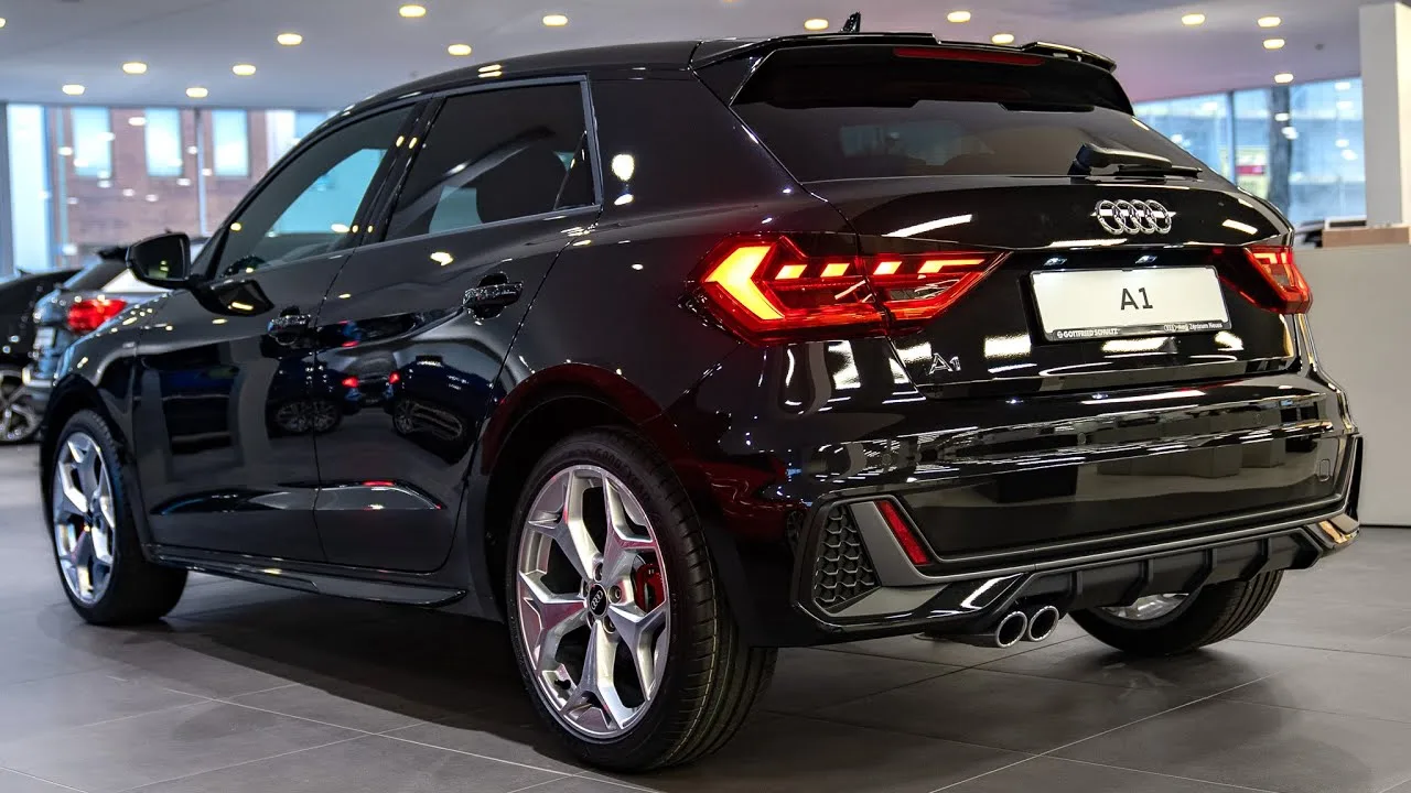 [HDR] 2023 Audi A1 Sportback S Line 40 TFSI (207HP) – Détails intérieurs et extérieurs