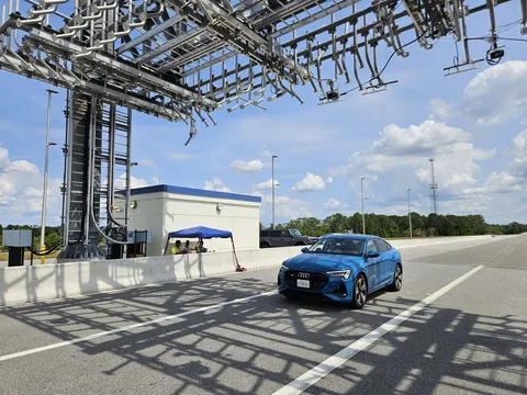 Indra, Audi et Qualcomm unissent leurs forces pour démontrer l’avenir du péage avec la technologie des véhicules connectés (C-V2X)