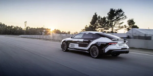 Retour en piste de l’Audi RS7 piloted driving concept