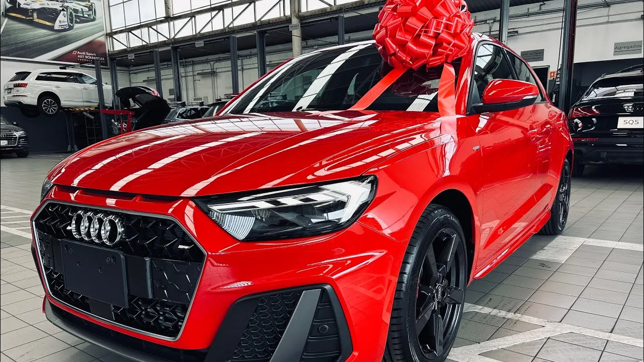DÉJÀ LIVRÉ LA PREMIÈRE AUDI A1 2024* PROGRESSIVE RED SLINE | Nouvelles roues