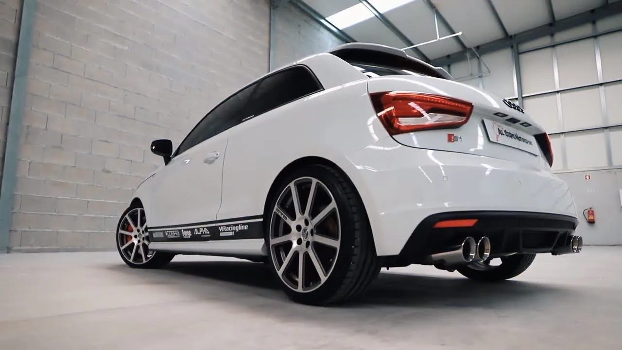 Audi S1 ​​8X avec échappement contrôlé par valve ARMYTRIX Catless, valves ouvertes/fermées, régimes élevés !