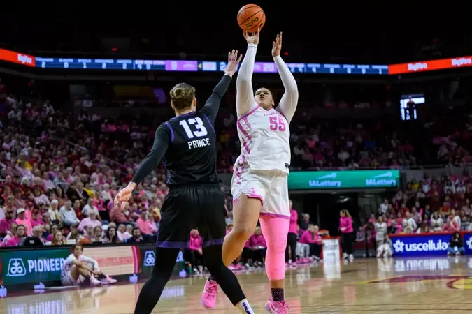 Audi Crooks nommé finaliste du Top 10 du prix Lisa Leslie