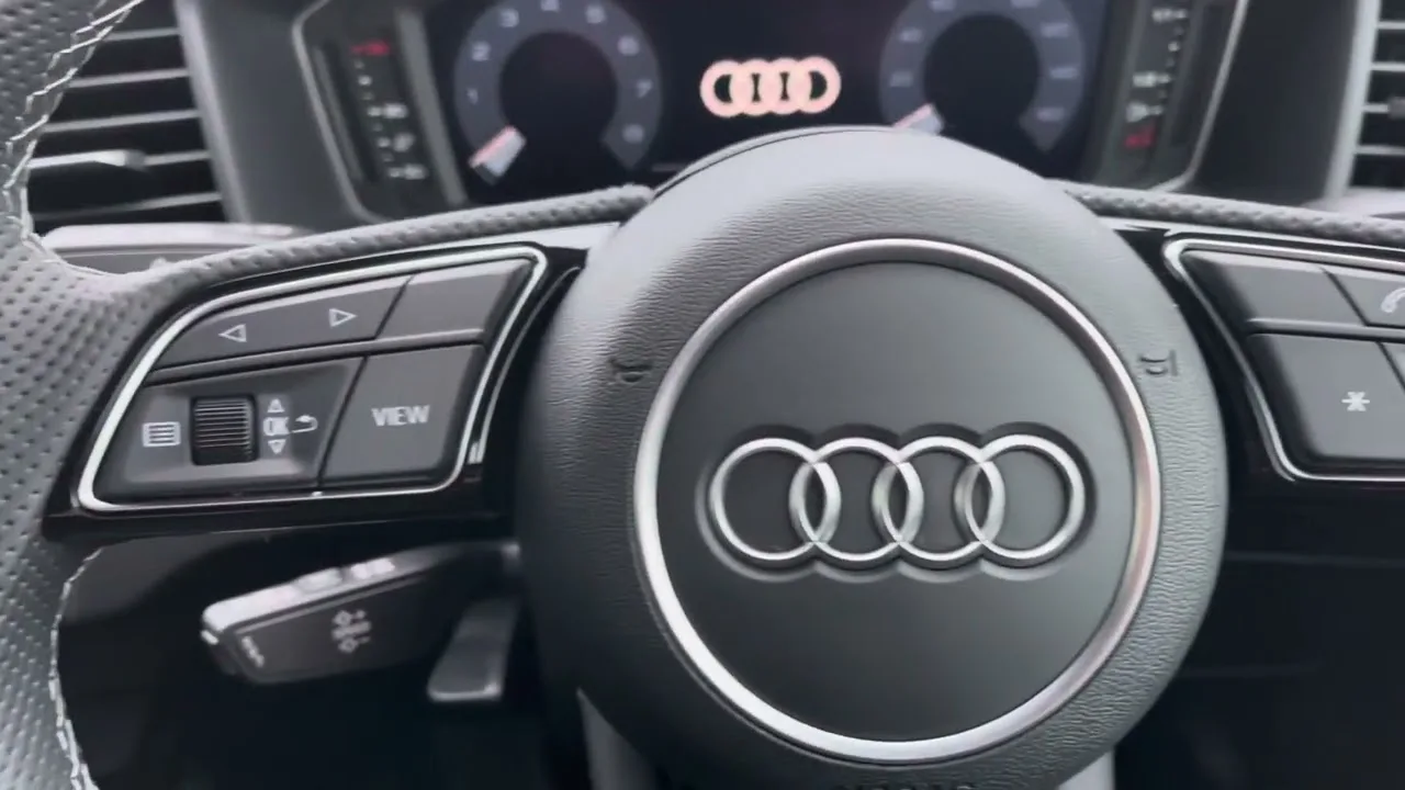 NOUVELLE ÉDITION AUDI A1 BLACH | Carlisle Audi