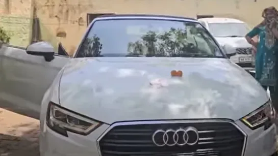 L’homme quitte le travail bancaire pour livrer du lait dans un crore Audi – le moniteur du Cachemire