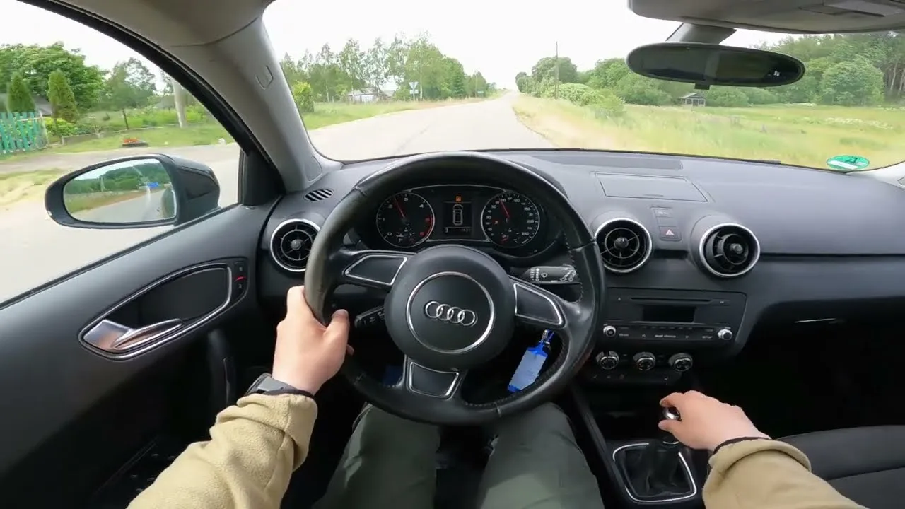 Essai routier Audi A1 (8X) 1.6 TDI (105 Hp) POV 2013