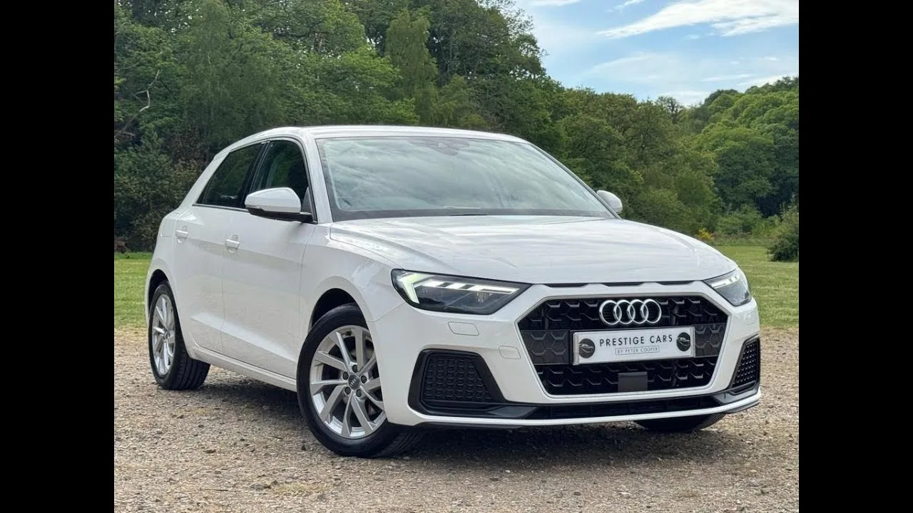 CARS PRESTIGE par Peter Cooper West End – Audi A1 – HL19CDE