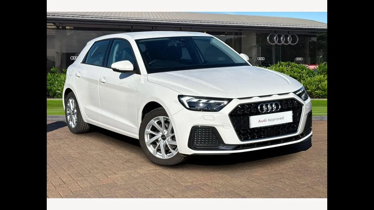 AUDI approuvé par Audi A1 Sportback Sport 30 TFSI 110 PS 6 vitesses