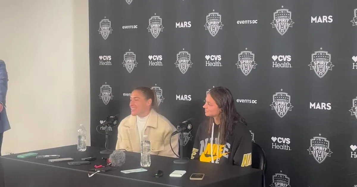 Washington Spirit GK Aubrey Kingsbury sur la foule de samedi à Audi Field