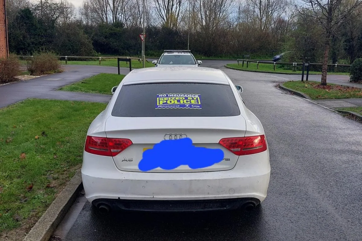 Audi saisie par des policiers alors que le conducteur était signalé par les policiers
