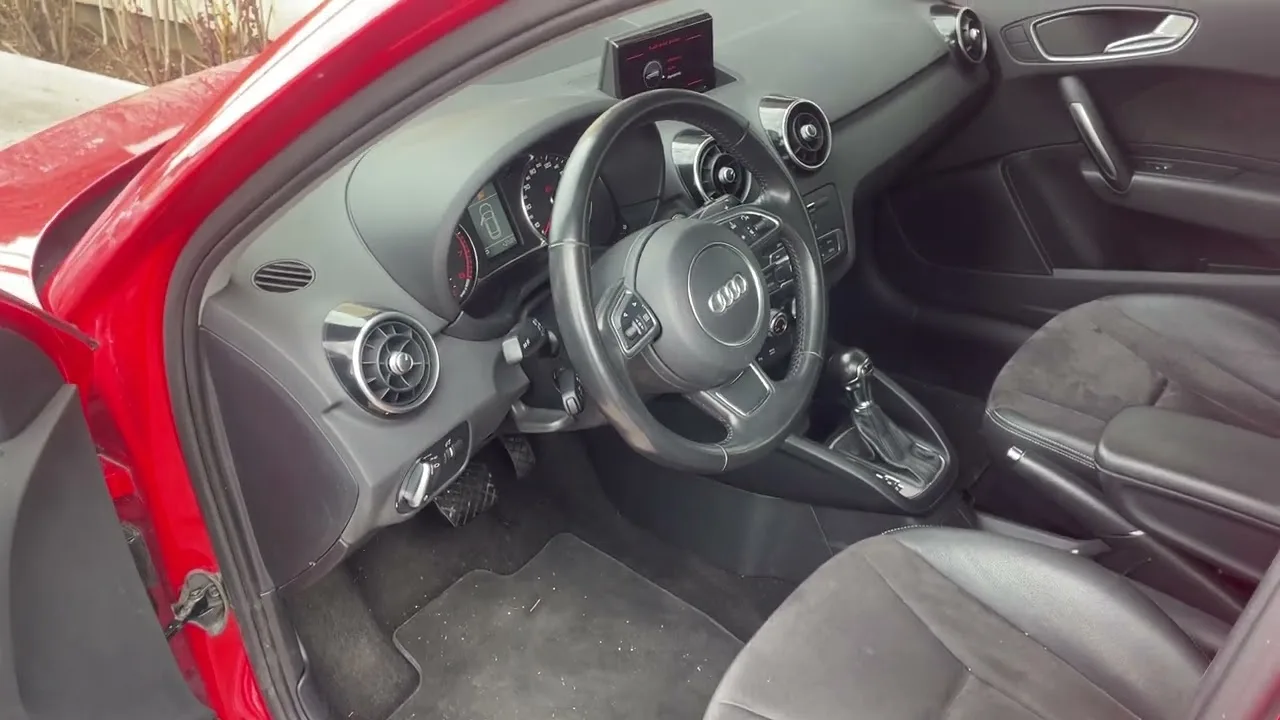 Visite virtuel de la Audi A1 1.4 TFSI Stronic
