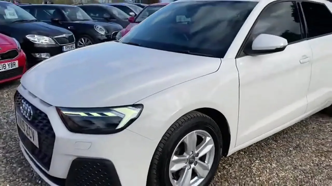 19 19 Audi A1 1.0 TFSI 30 SE Sportback 5dr Manual Euro 6 (s / s) (116 PS)