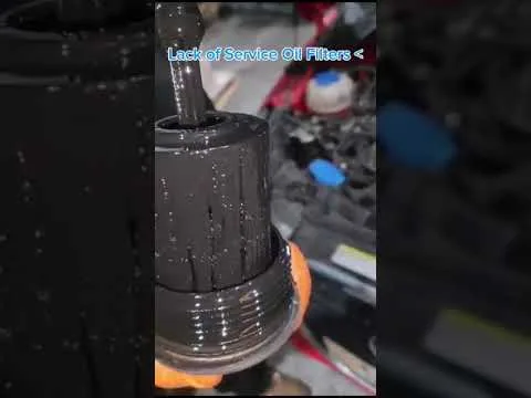 Check out the build-up on this oil filter from an Audi A1 😨 Snapped turbo needs reconditioning!  #fy