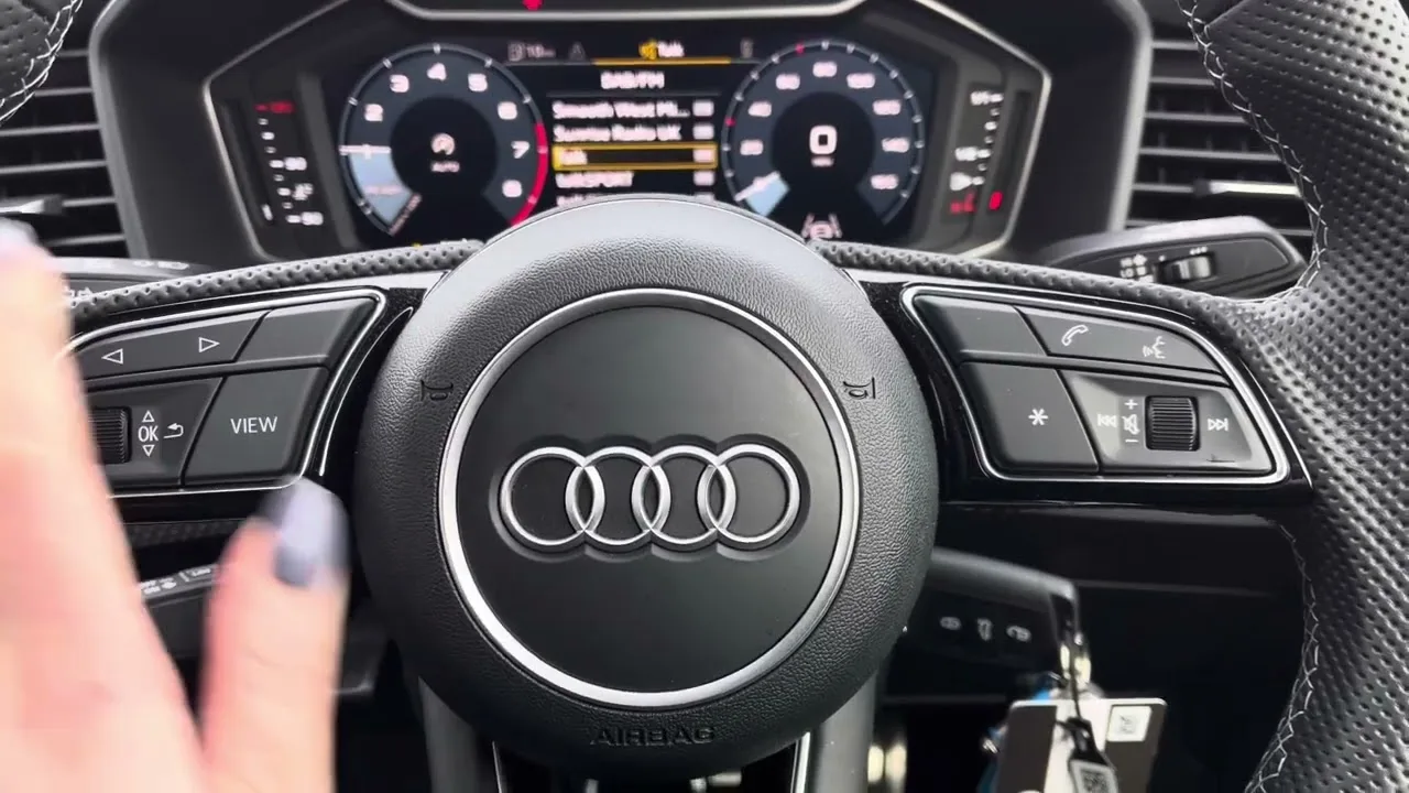 Toute nouvelle ligne Audi A1 Sportback S 30 TFSI 116 PS 6 vitesses | Stoke Audi | HG24 DNO
