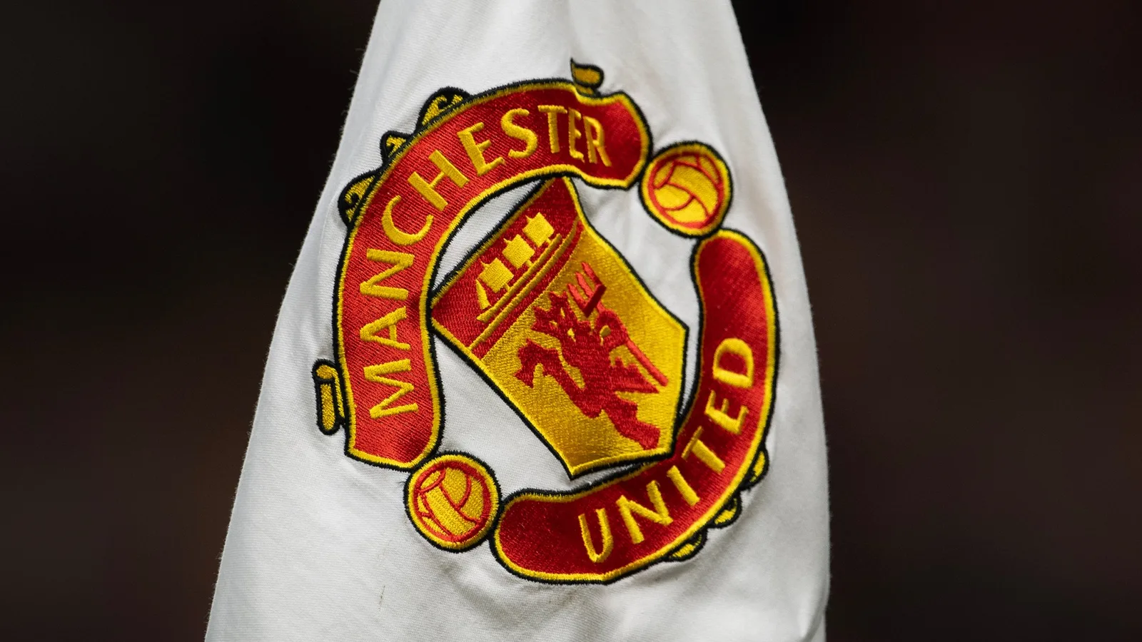 Man utd star ‘avait un ballon dans sa bouche’ quand il a écrasé Audi dans un accident d’horreur de 99 mph