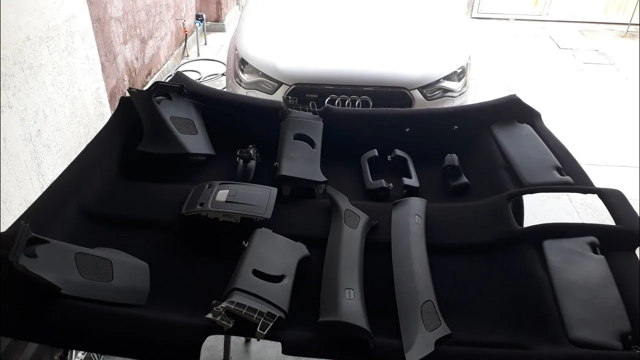 Toit noir tout noir Audi a1 Remplacer la doublure de plafond en tissu qui se décolle et tombe de la rénovation de la peinture