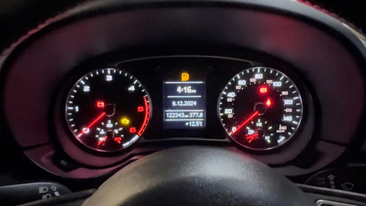 RÉINITIALISATION DE L’INTERVALLE D’ENTRETIEN ET DU TÉMOIN DE SERVICE D’HUILE SUR UNE AUDI A1