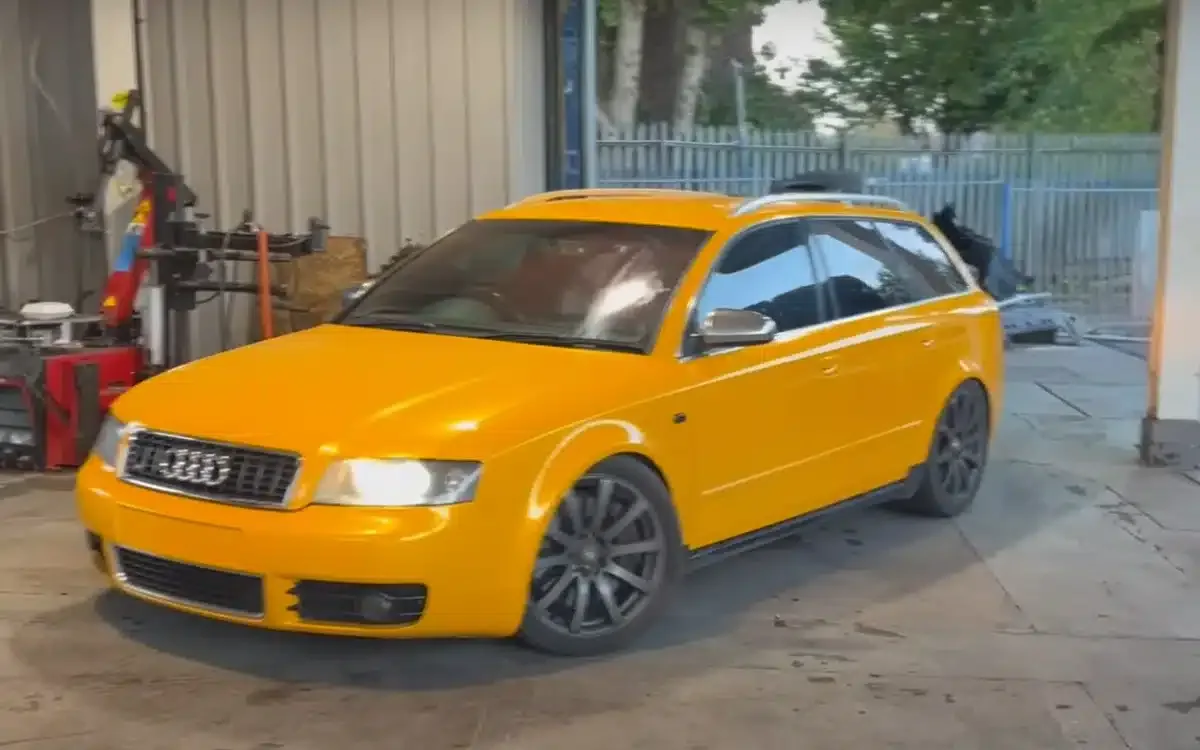 L’homme transforme 4 500 $ à hayon Audi avec des produits en ligne bon marché