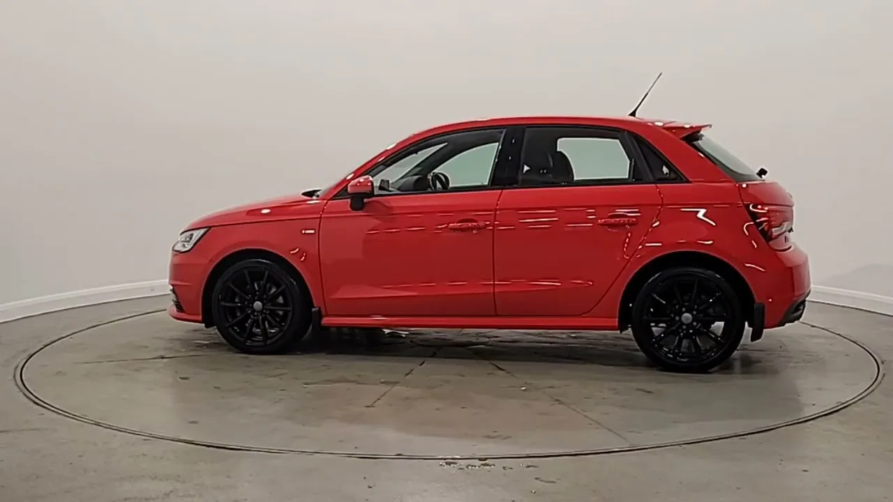 LXZ3277 – Audi A1 1.4 TFSI CoD S line Sportback 5 portes Essence S Tronic 150 ch…