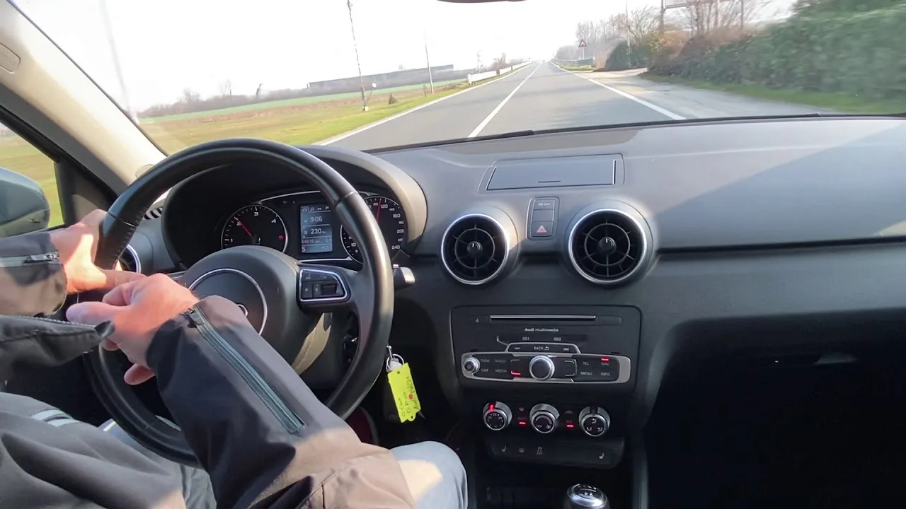 Essai routier Audi A1 Sportback 1.4 tdi 90 CV Metal Plus comme neuf ! Idéal pour les nouveaux conducteurs.