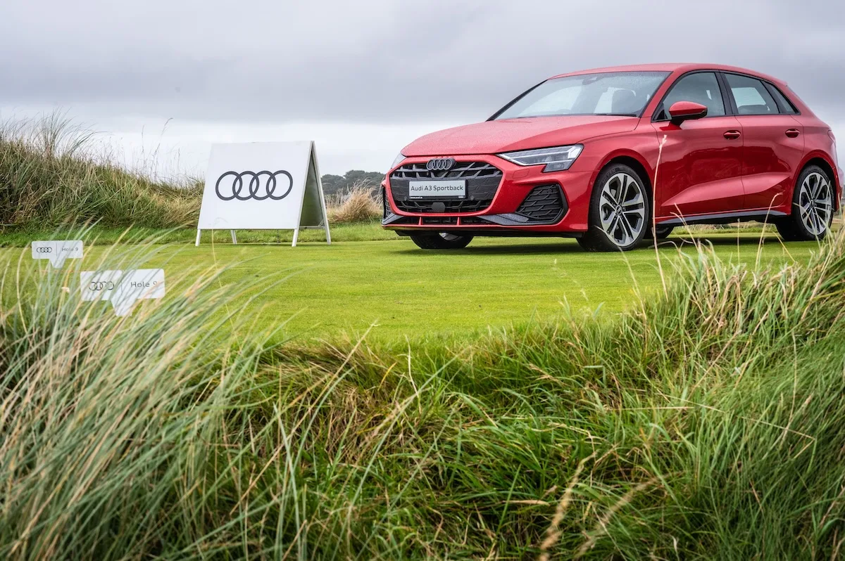 Le plus grand tournoi de golf amateur au monde la Coupe Audi Quattro, t-t-shirt hors de ses compétitions irlandaises