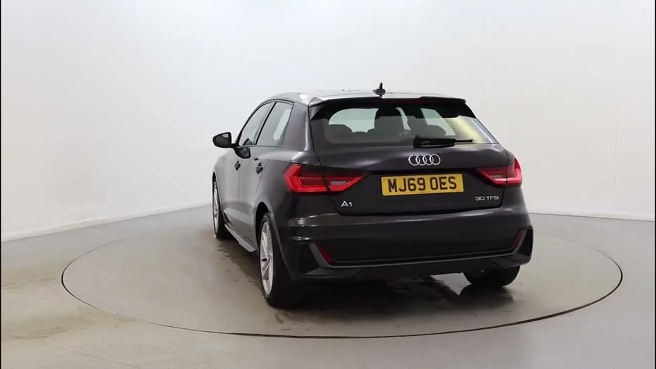 Audi A1 30 TFSI S LIGNE 5DR [Tech Pack] – Contactez la plage du moteur!