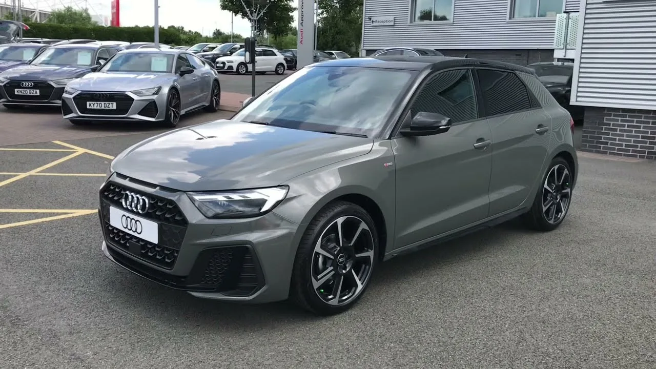 Toute nouvelle Audi A1 Sportback Black Edition 25 TFSI 95 PS 5 vitesses | Audi