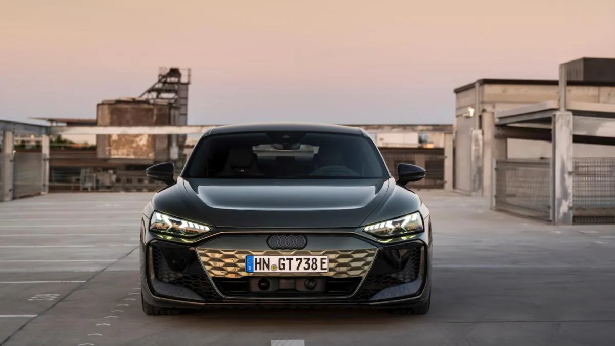 L’Audi 2025 RS e-tron GT offre 912 chevaux et un temps de 0 à 60 secondes en 2,4 secondes