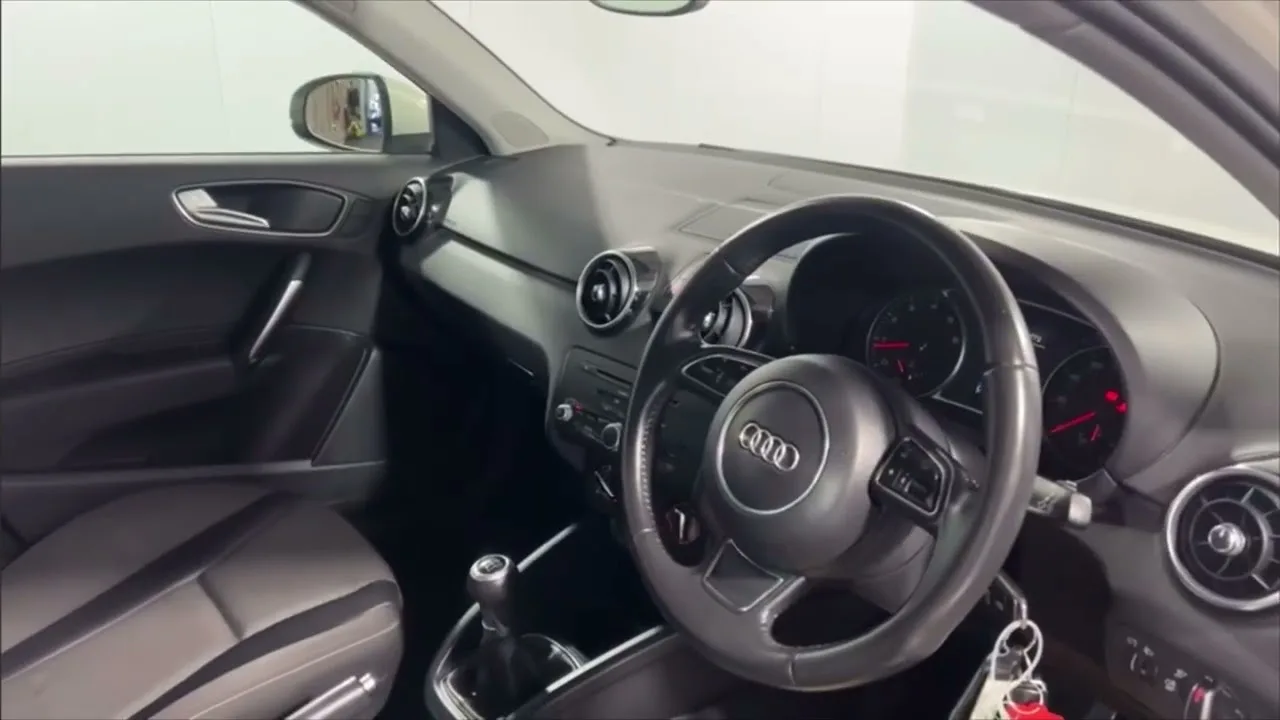 AUDI A1 S LIGNE 1.4 TFSI 125 PS 6 vitesses