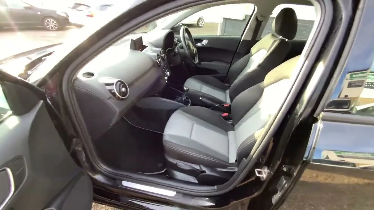 RO15YZW AUDI A1 1.4 TFSI Sport Sportback 5 portes Essence Manuelle Euro 6 (s/s) (125 ch)