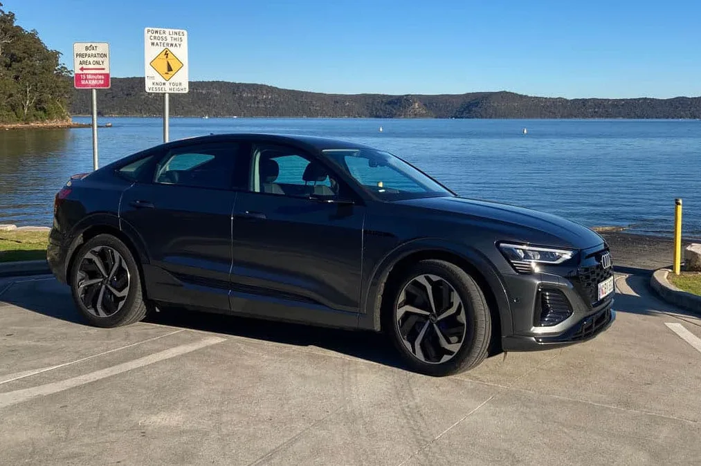 2024 Audi Q8 Sportback 55 S-Line E-Tron Quattro (REVUE DE CAR)