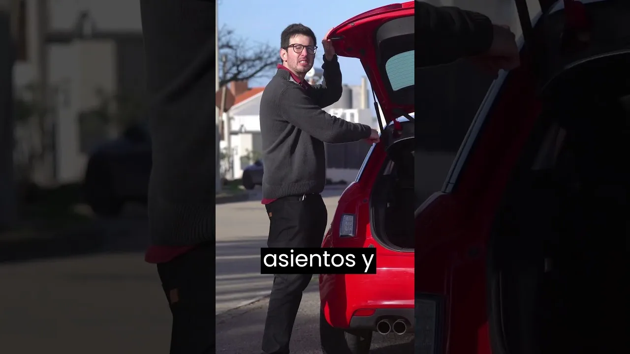 Audi A1 Sportback 1.4 – Saviez-vous que cette Audi dispose d’un éclairage de secours pour changer les pneus ?