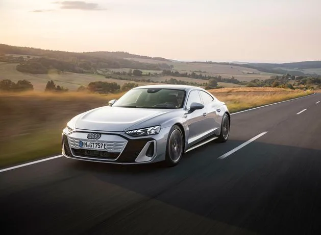 Samedi Review: Massive Performance Changes Hidden Sous Giant Giant d’Audi 174 000 € Electric Car