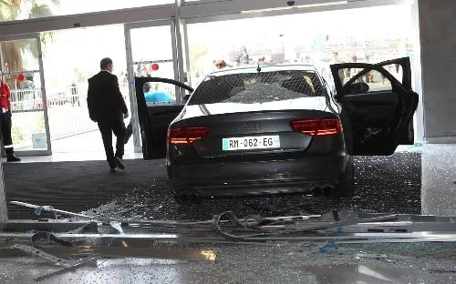 VIDEO. Le « Transporteur » fait son cinéma à l’aéroport de Nice