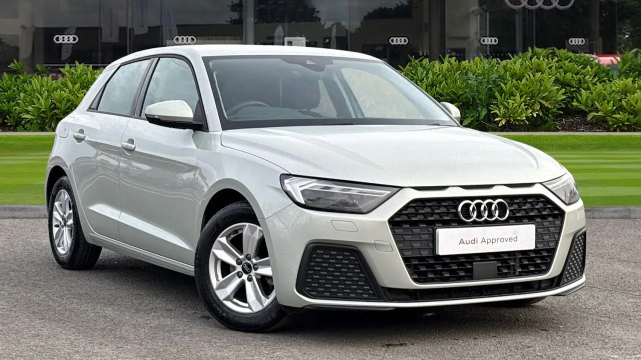 Approuvé Used AUDI A1 Sportback Technik 30 TFSI 110 PS 6 vitesses | Preston Audi