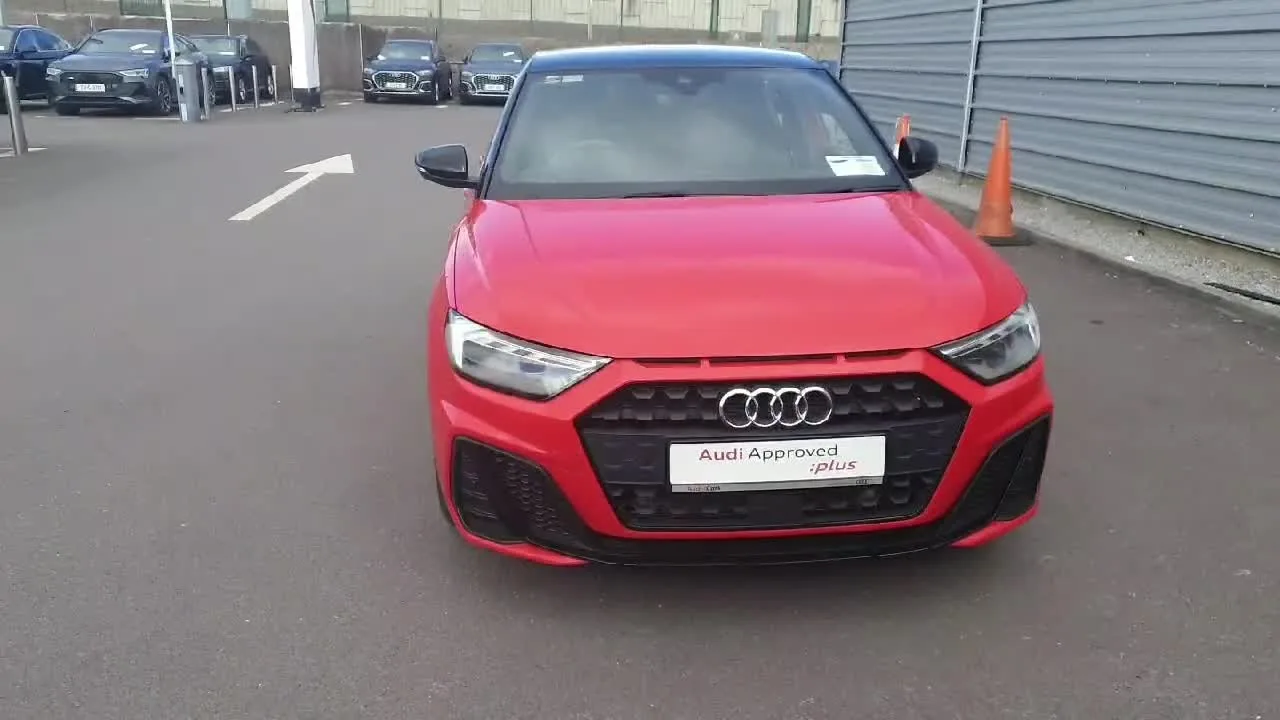 221C1794 – Audi A1 1.0 25TFSI 95BHP S-line avec style noir, pack de confort …