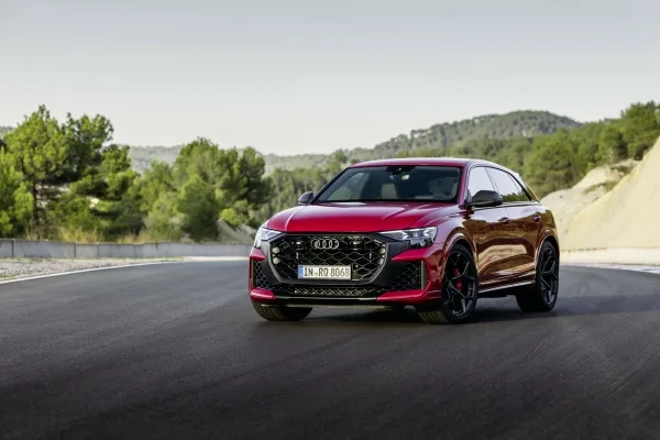 SUV phare haute performance d’Audi «La nouvelle performance RS Q8» est re