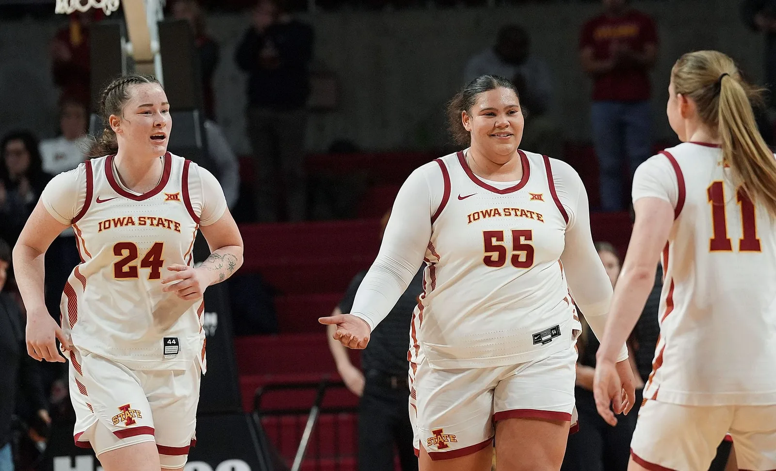 La star de l’Iowa State Audi Crooks laisse tomber une réaction de 3 mots alors qu’Emily Ryan s’ouvre sur son parcours de santé mentale