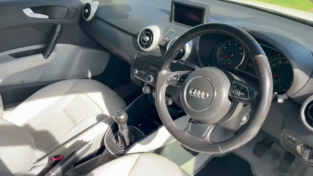 Audi A1 1.2 TFSA SE Sportback 5 portes à 5 portes à J et R Autos de Colchester