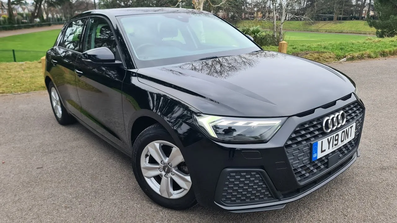 AUDI A1 1.0 TFSI 30 SE Sportback 5 portes Essence S Tronic Euro 6 (s/s) (116 ch)