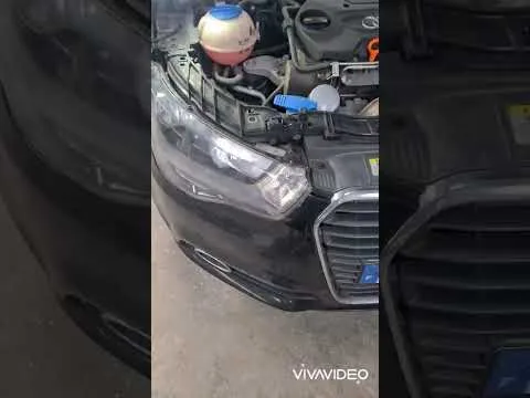 remplacement ampoule de phare feux de croisement audi a1 demontage remontage