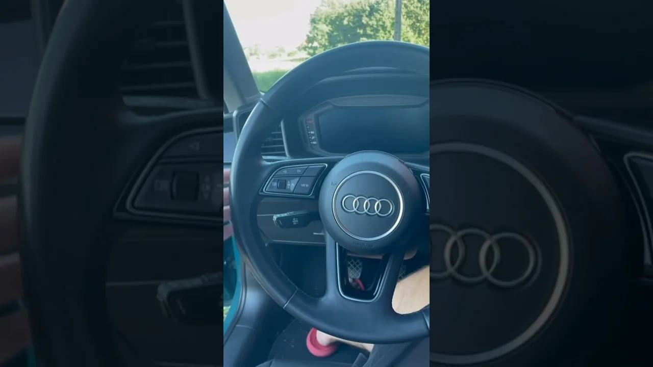 Suite de la présentation intérieur de l’Audi A1 🇩🇪 #audi #audia1 #a1 #audia1sportback #shorts￼