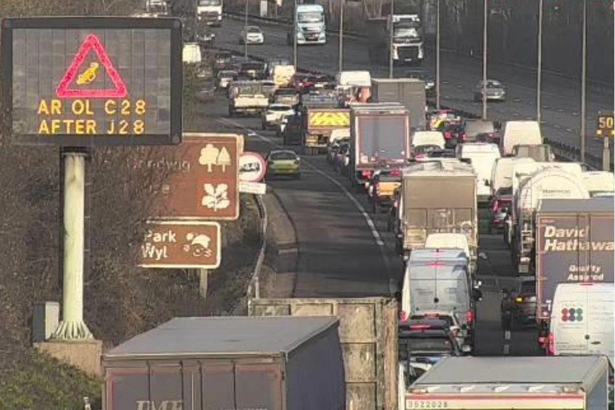 Un conducteur de BMW hospitalisé après un accident avec une Audi sur l’autoroute