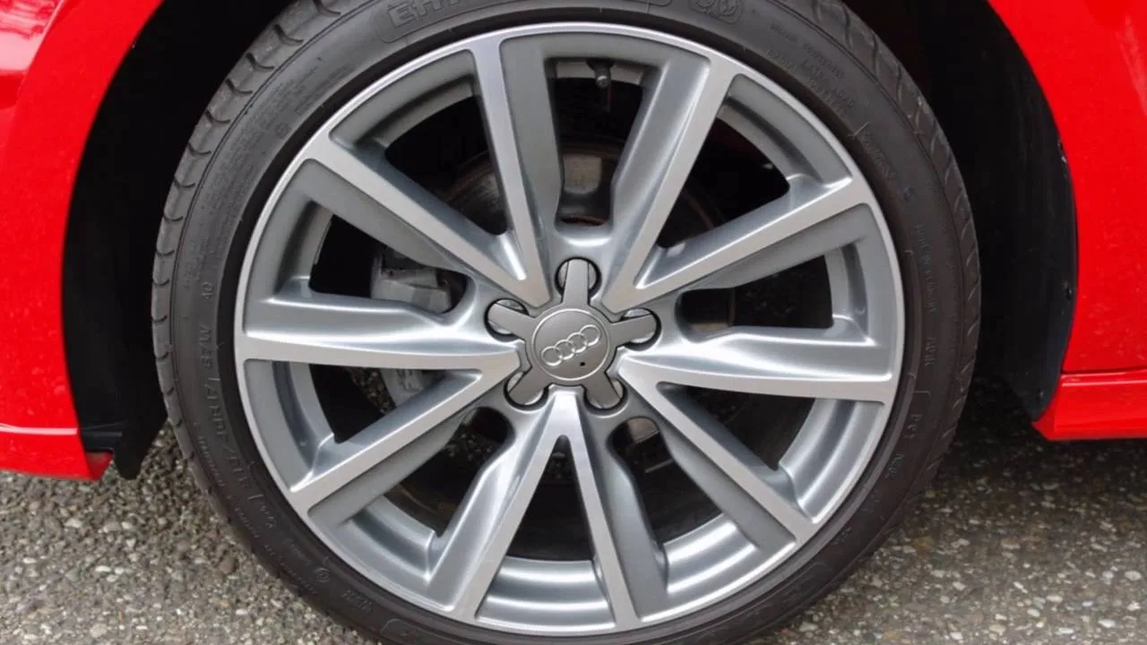Audi A1 1.2 TFSI ADMIRED,S-LINE,CC,NAVI,LM WIELEN,SPRAAKST