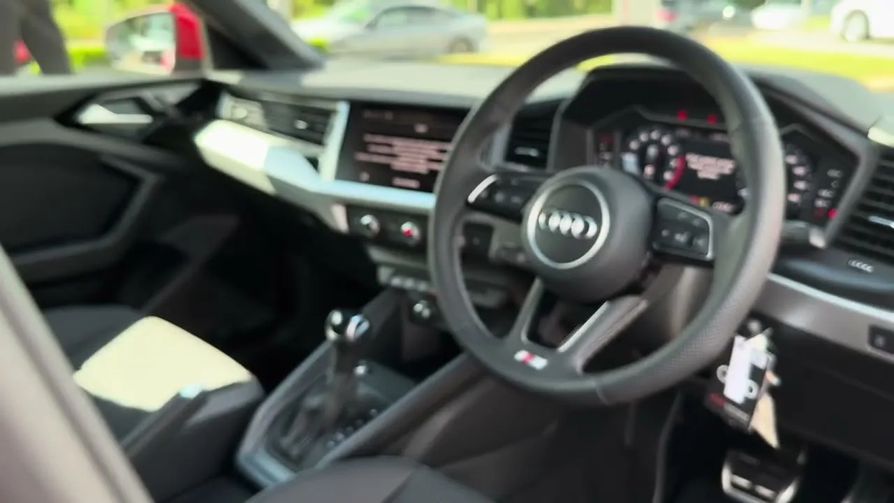 Utilisé approuvé – Audi A1 Sportback S-Line 30 TFSI chez Stafford Audi