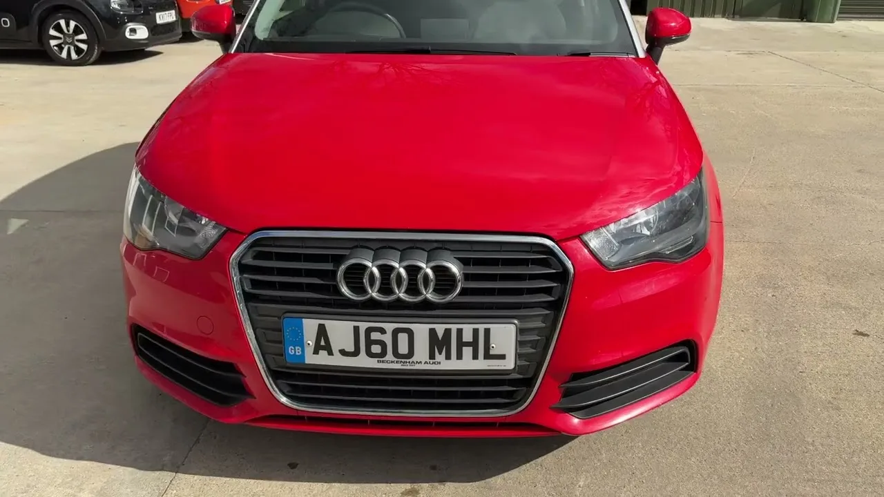 Audi A1 dans une superbe finition rouge. 80 800 miles