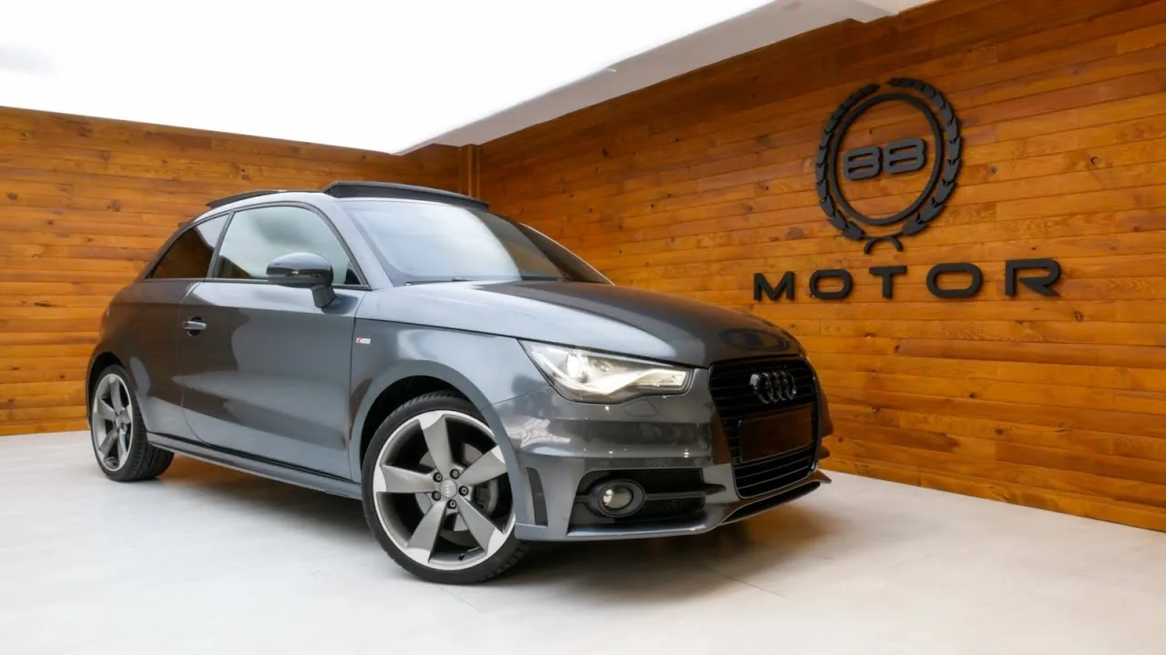 AUDI A1 GRIS SLINE TFSI 140 CV