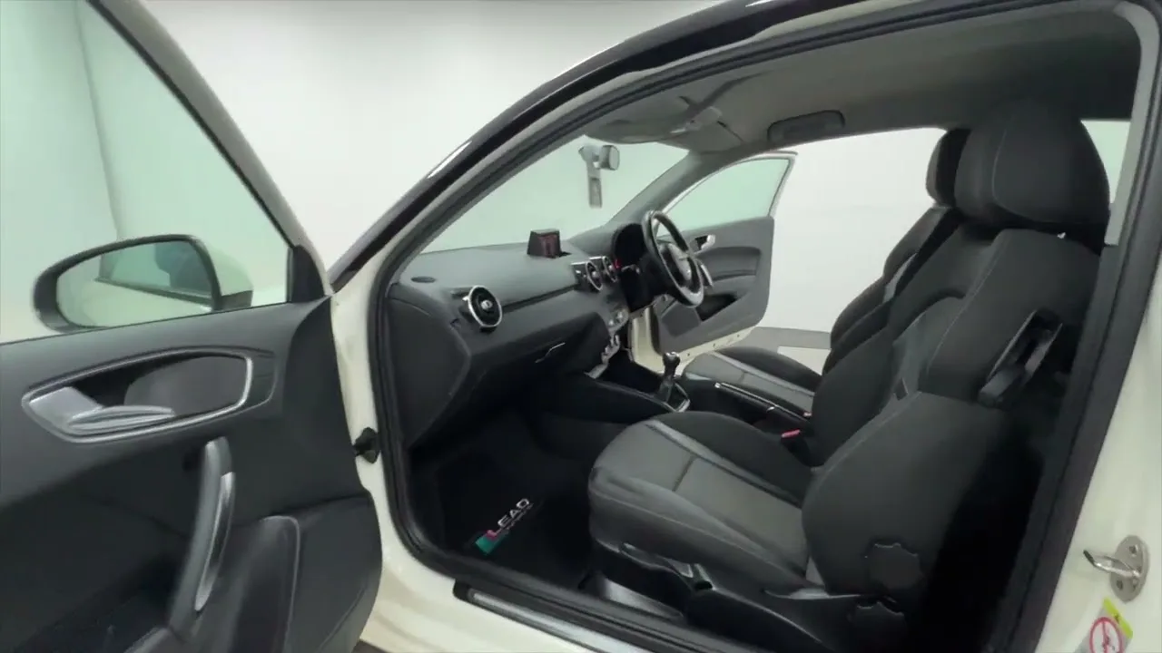 AUDI A1 1.6 TDi SPORT