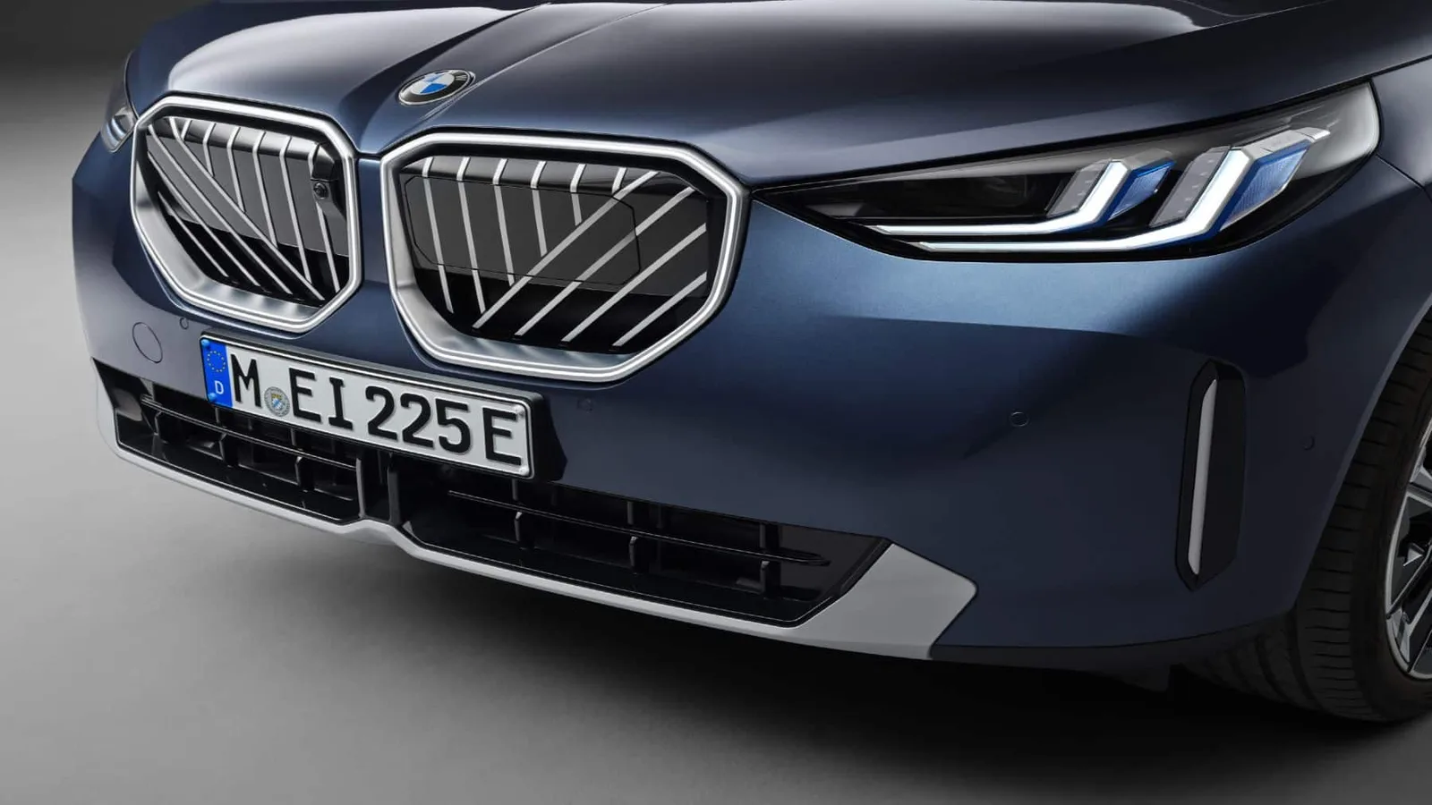 Il dépasse déjà Audi et Mercedes combinés